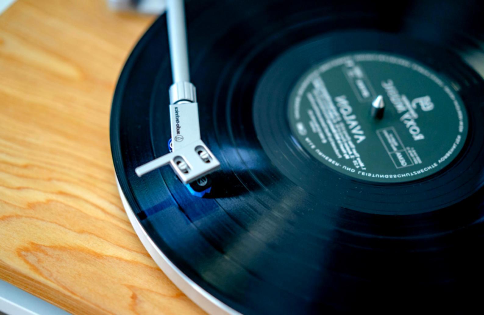 Студія звукового дизайну Boostiqz з професійним обладнанням